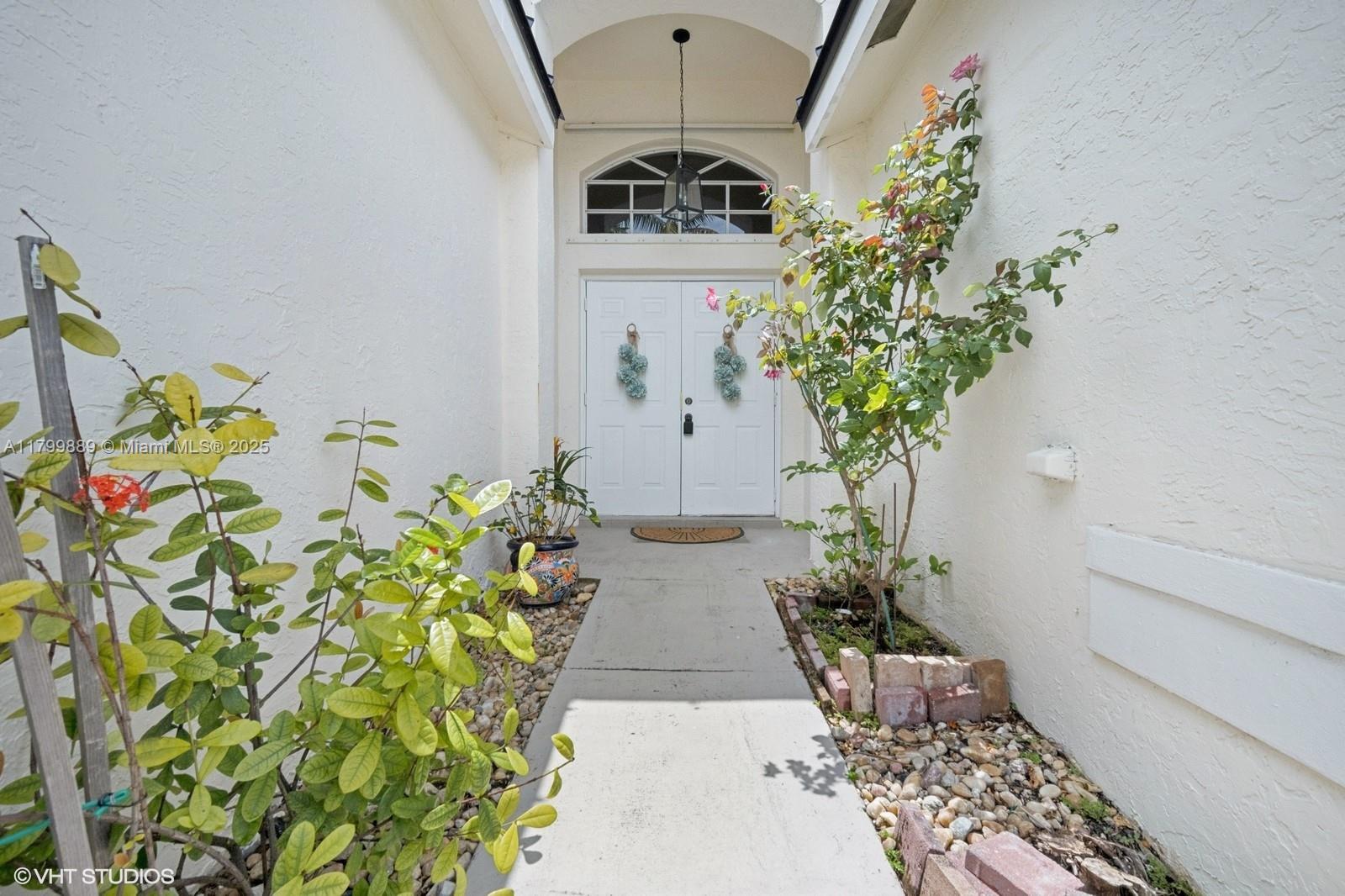 1910 Sw 183rd Ter Property Photo 4