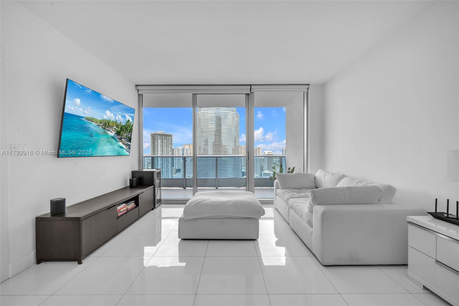 200 Biscayne Boulevard Way 4012 Property Photo 1