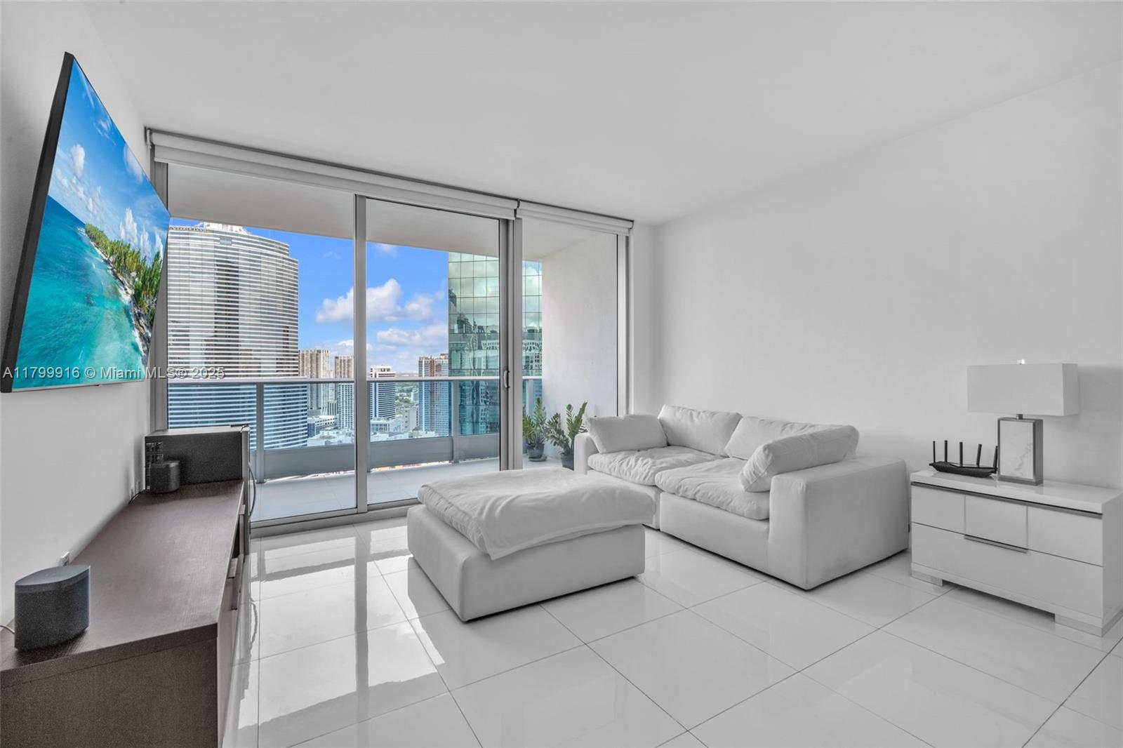 200 Biscayne Boulevard Way 4012 Property Photo 2