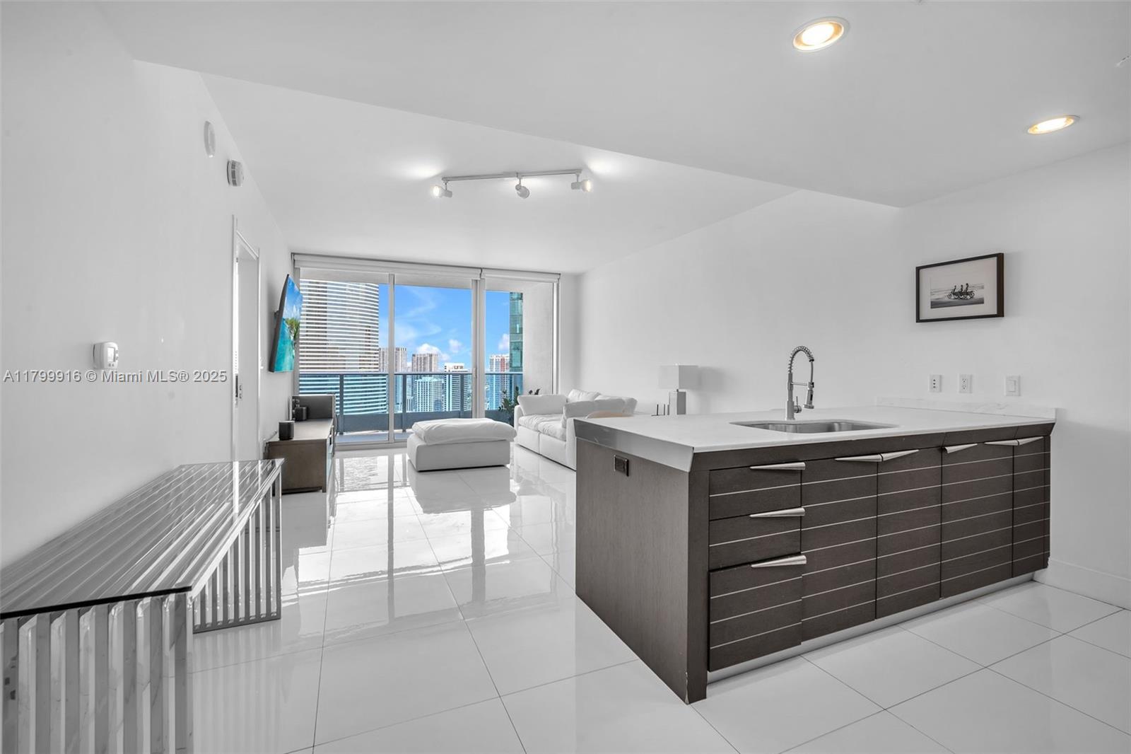 200 Biscayne Boulevard Way 4012 Property Photo 3