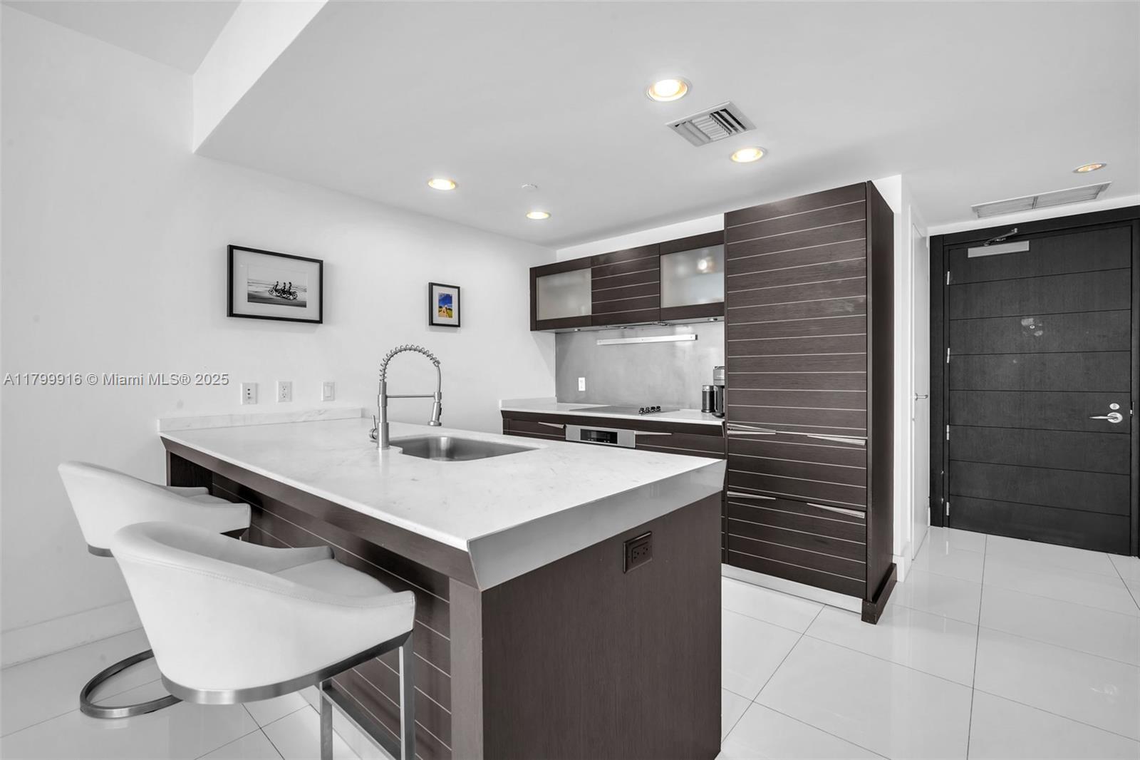 200 Biscayne Boulevard Way 4012 Property Photo 5