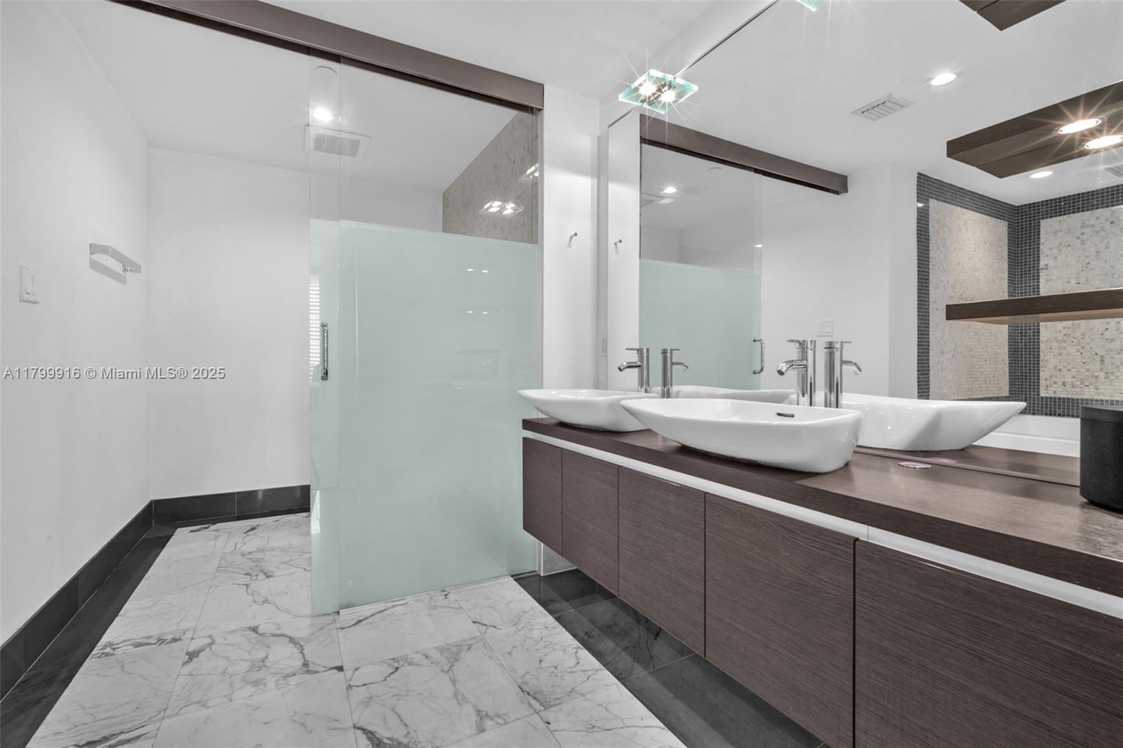 200 Biscayne Boulevard Way 4012 Property Photo 9