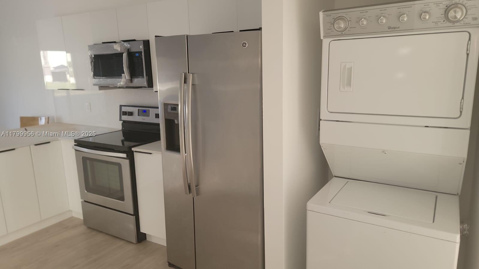 3311 San Remo Cir Property Photo 3