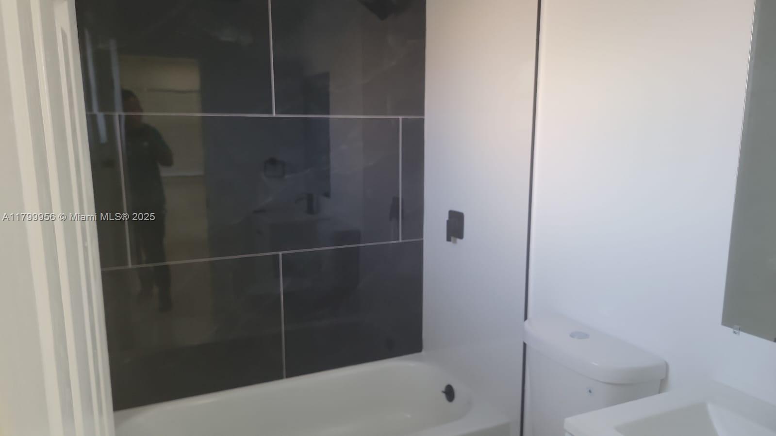 3311 San Remo Cir Property Photo 10