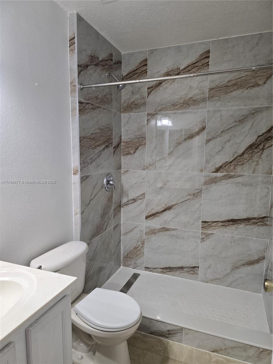 453 Dahoon Holly Dr Property Photo 6