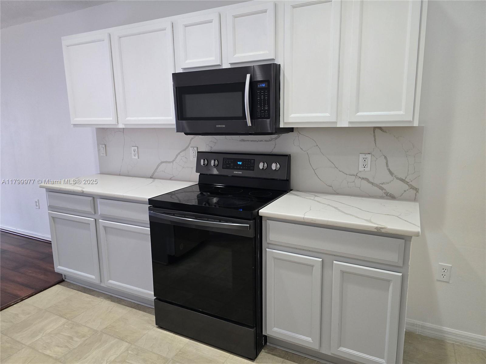 453 Dahoon Holly Dr Property Photo 15