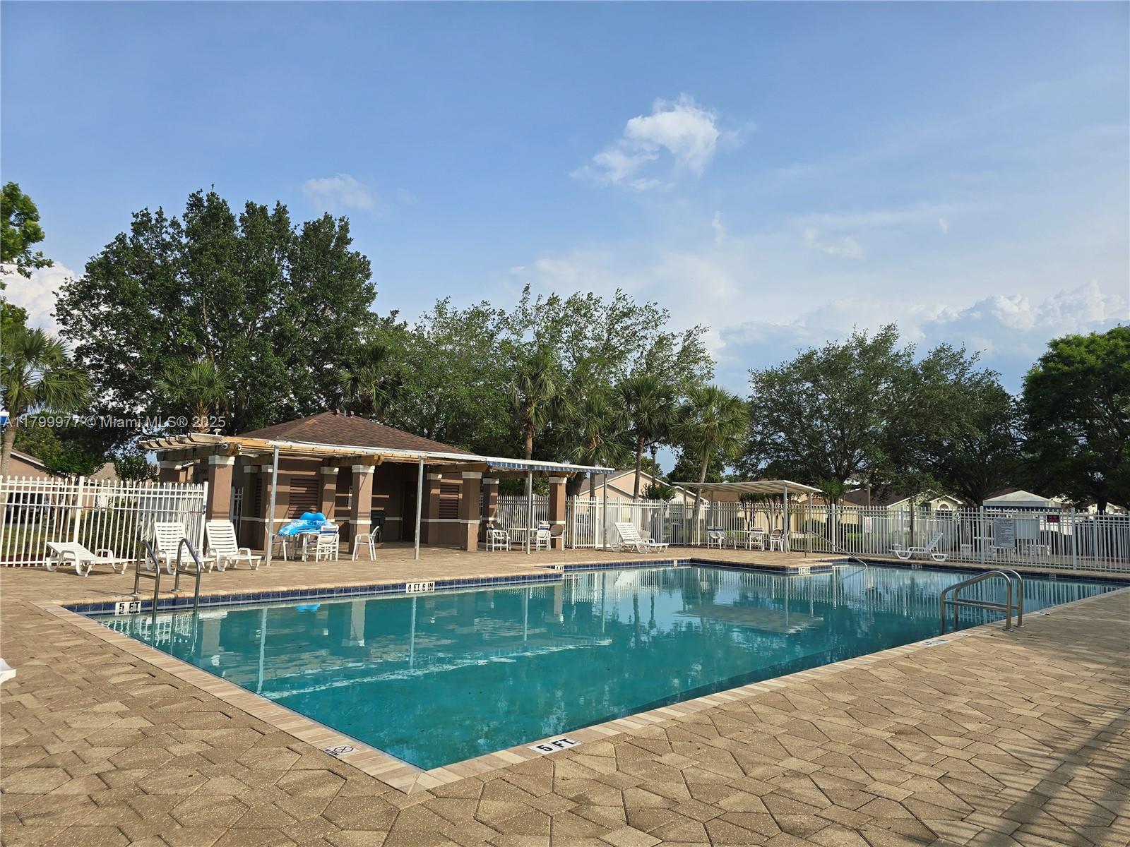 453 Dahoon Holly Dr Property Photo 37