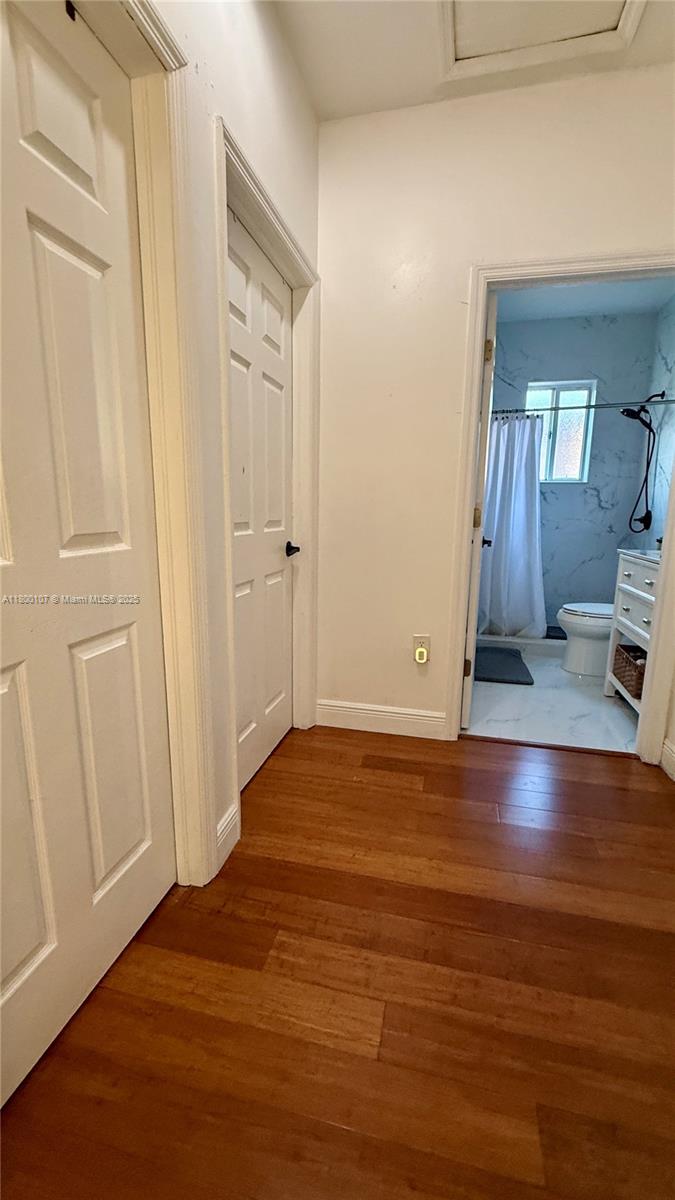 909 Ne 41st Ter 909 Property Photo 10
