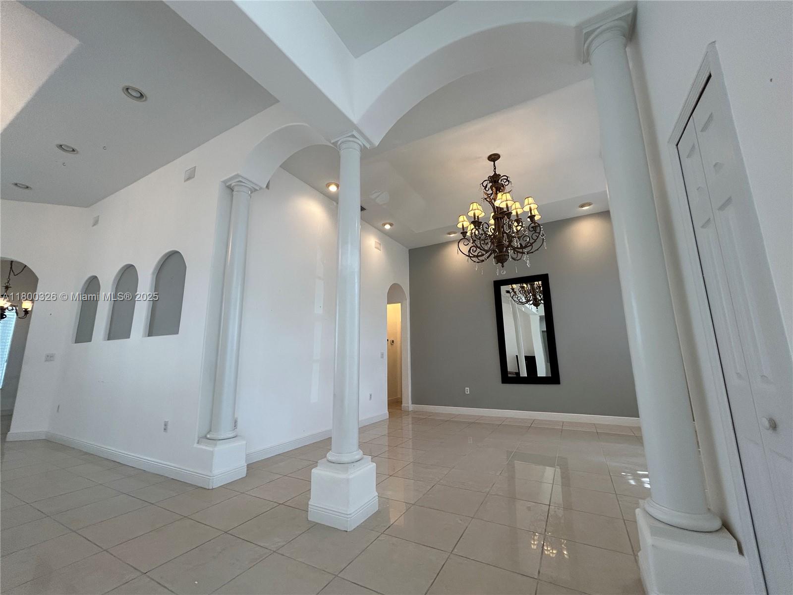 2640 Fairways Dr Property Photo 2