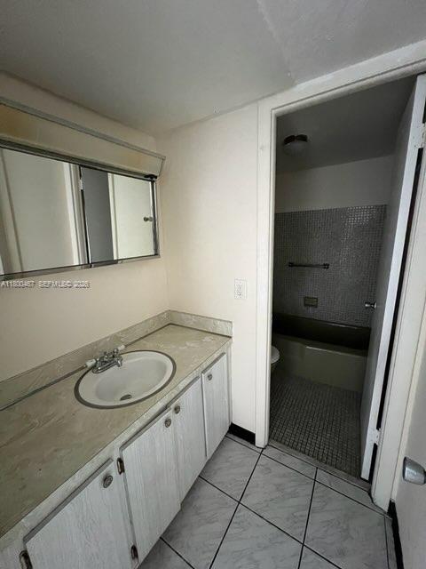 7125 Dickens Ave 4 Property Photo 5