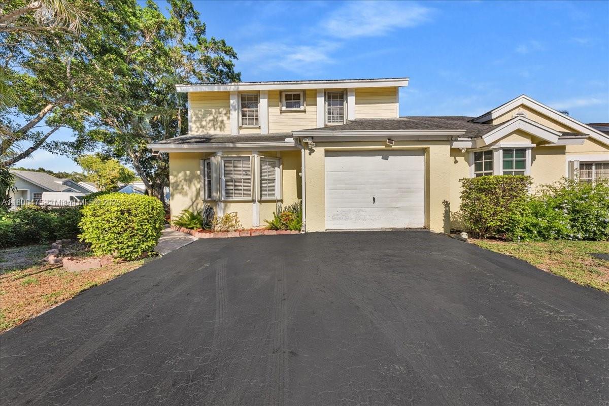 1060 Sw 111th Way Property Photo 1