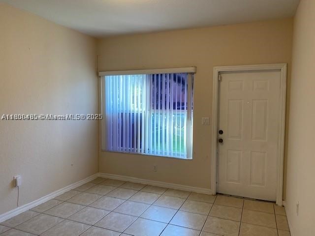 646 Sw 7th Ter Property Photo 4