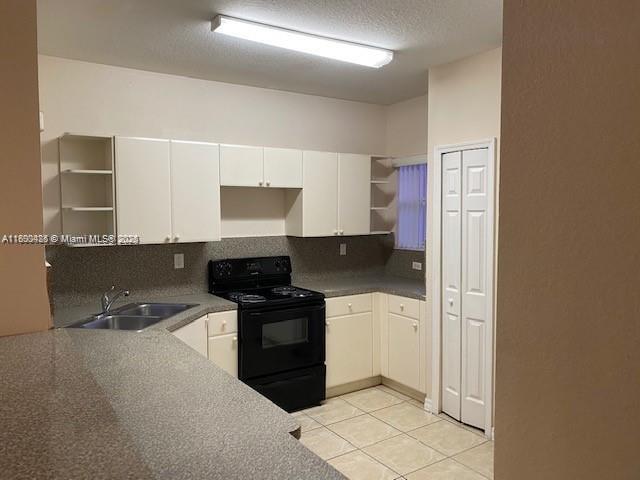 646 Sw 7th Ter Property Photo 6