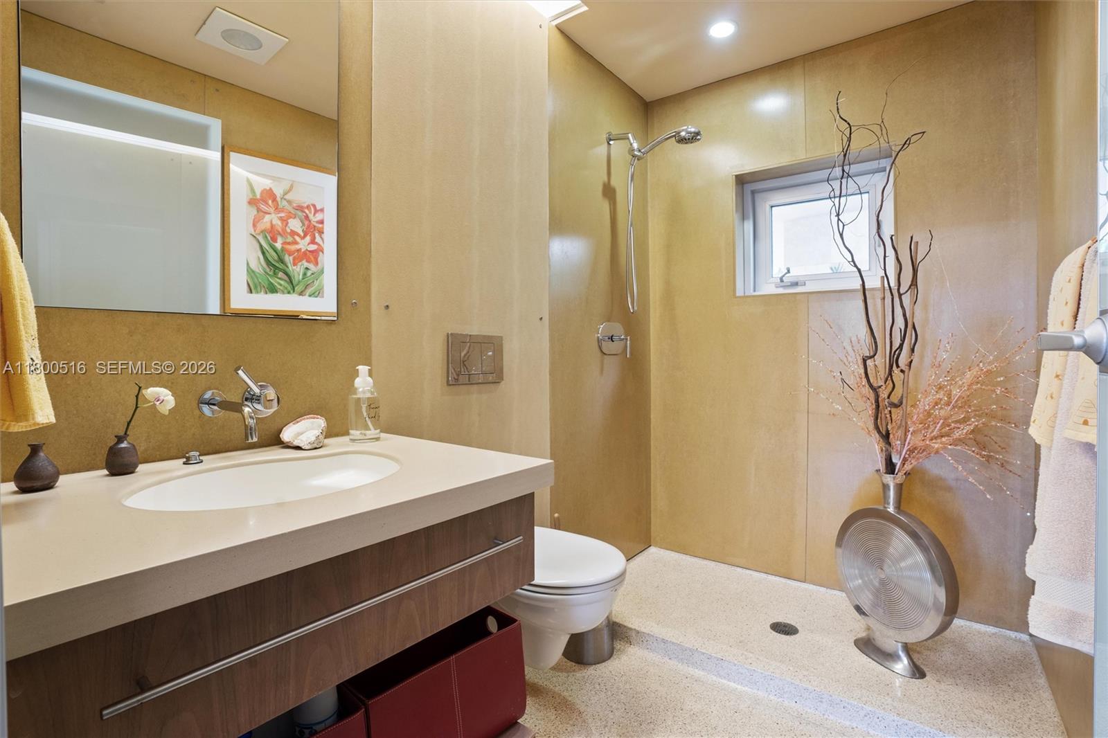 2500 Mercedes Dr Property Photo 18