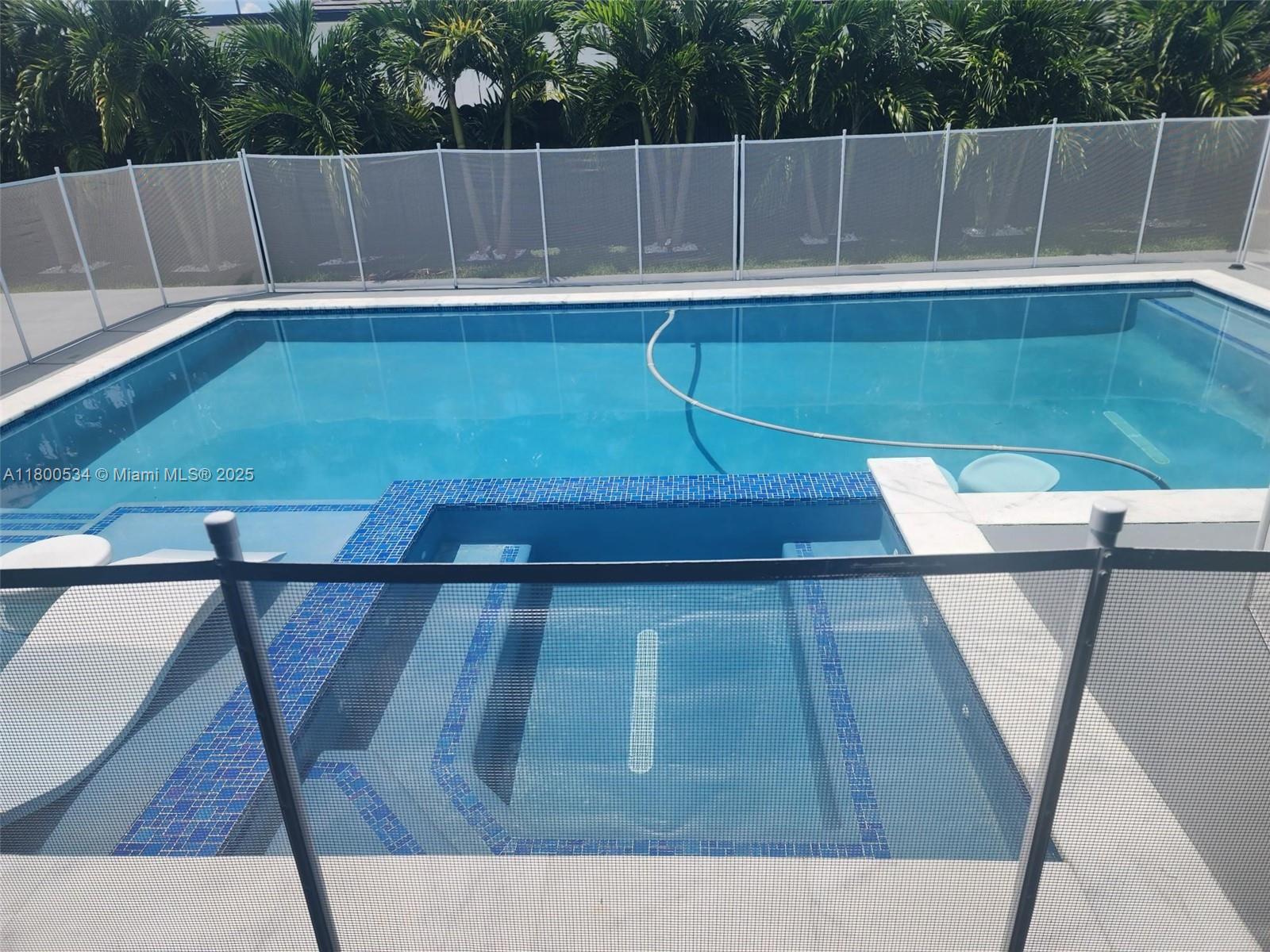 A11800534 Property Photo 36