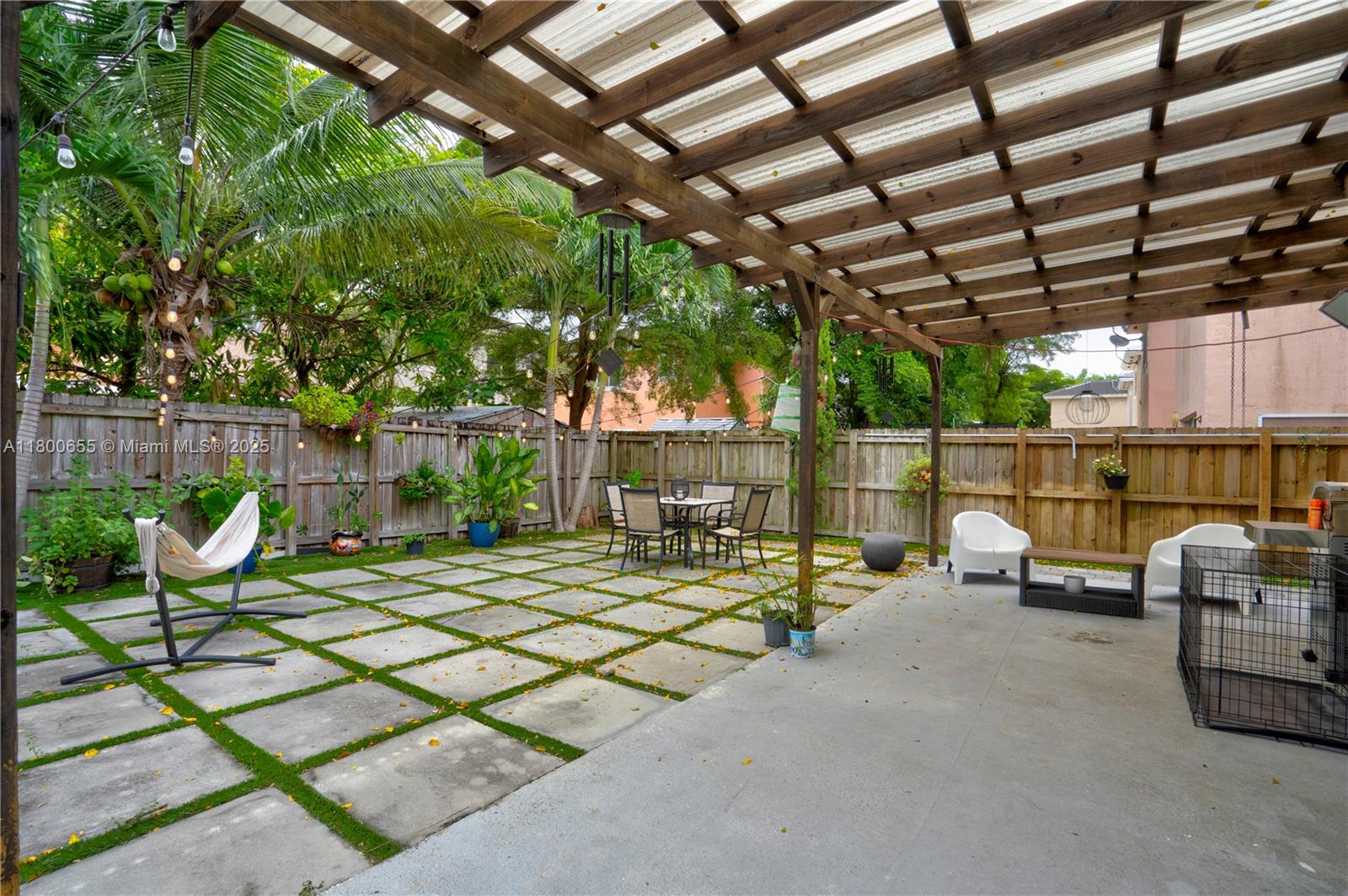 377 Ne 34th Ter Property Photo 6