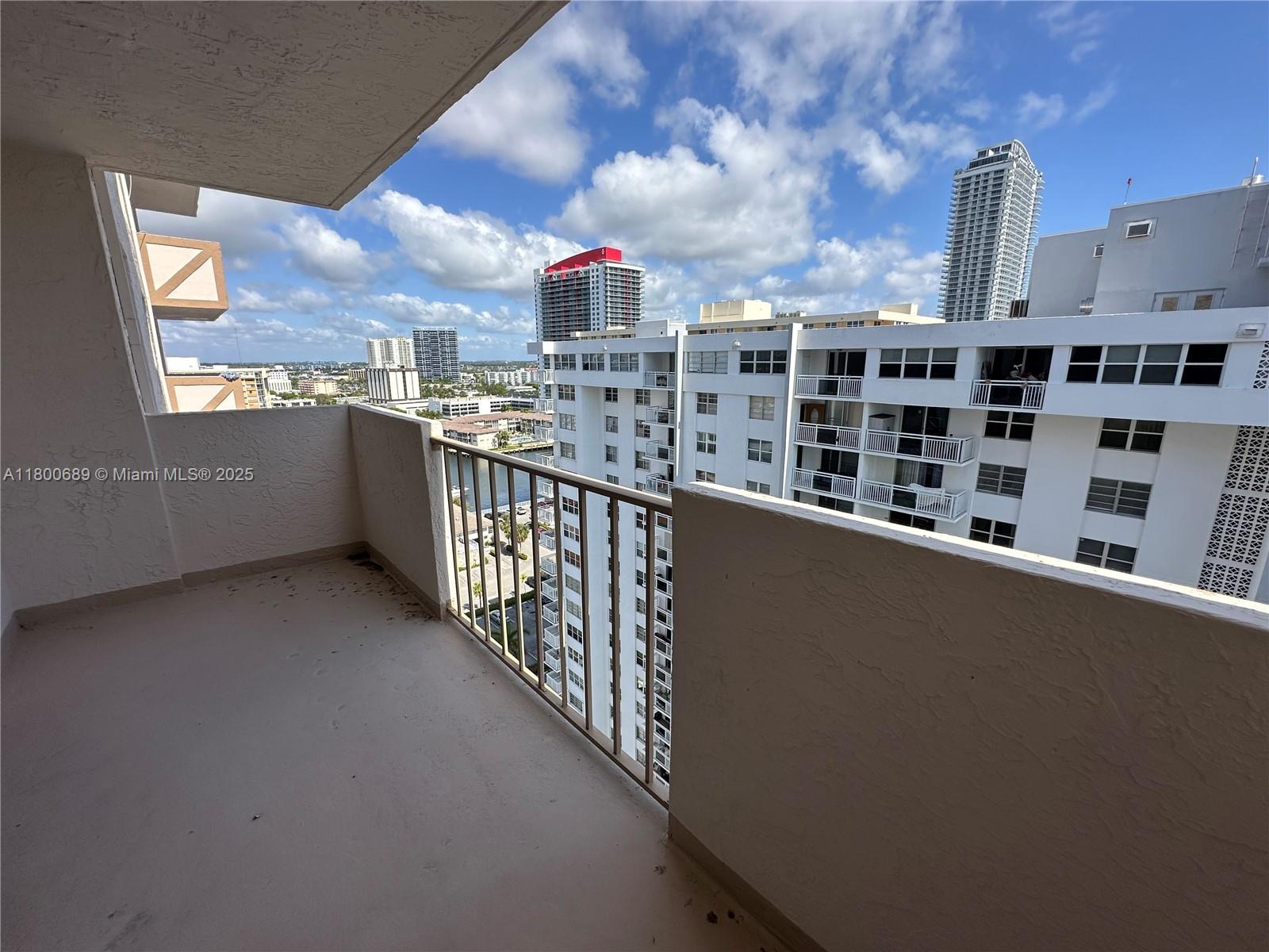 1865 S Ocean Dr 17c Property Photo 15