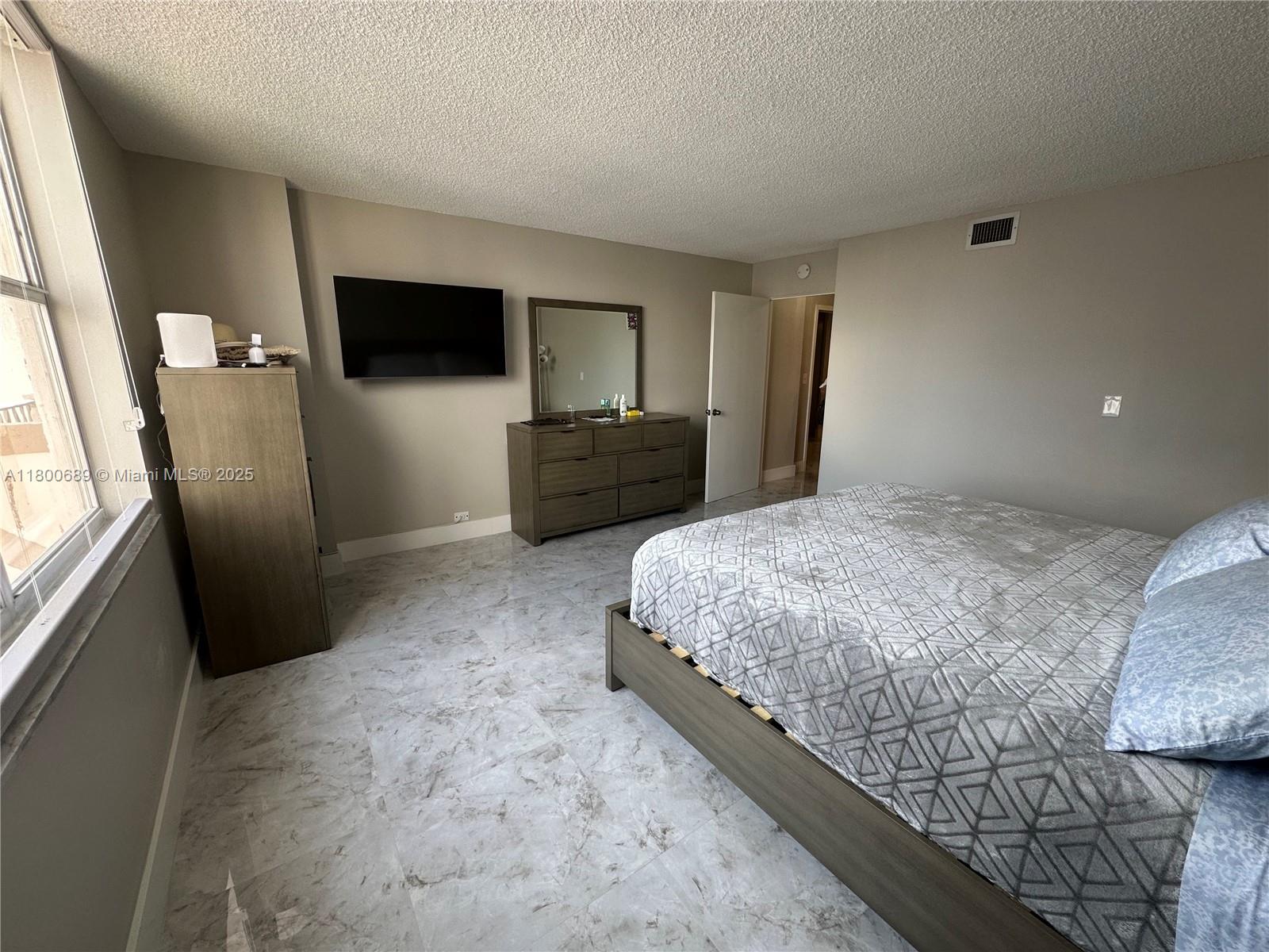 1865 S Ocean Dr 17c Property Photo 20