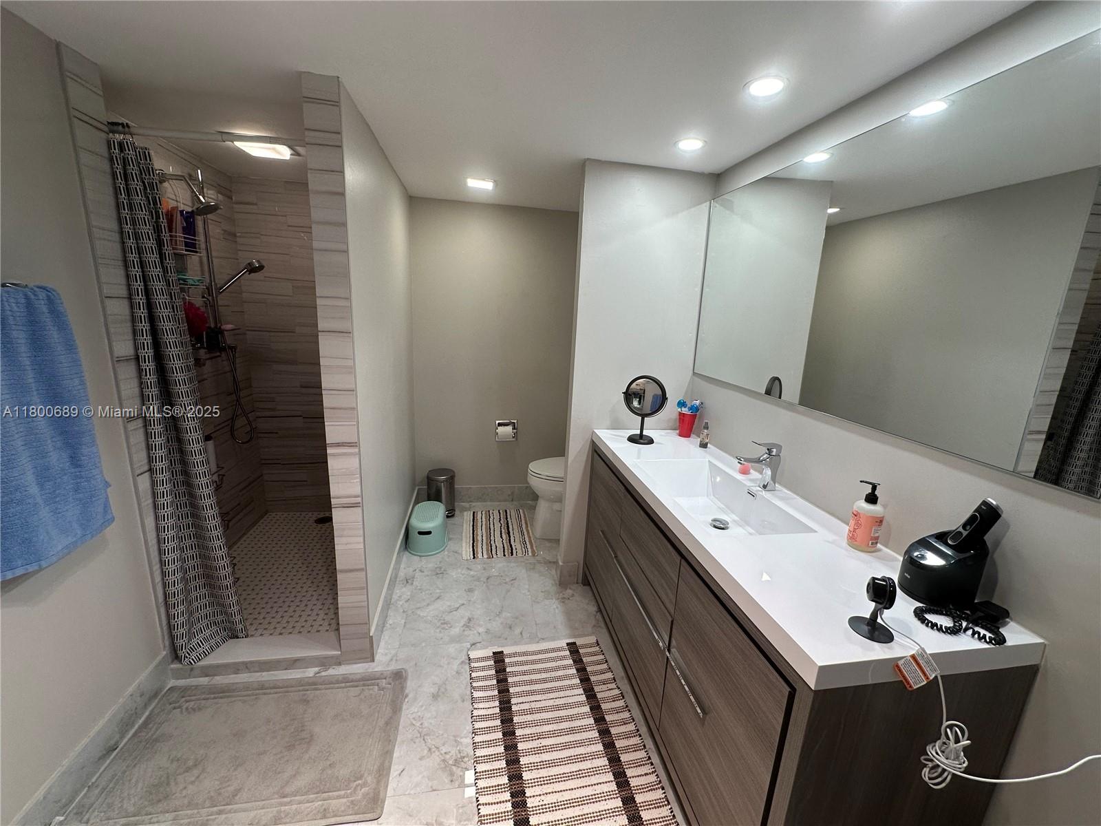 1865 S Ocean Dr 17c Property Photo 21