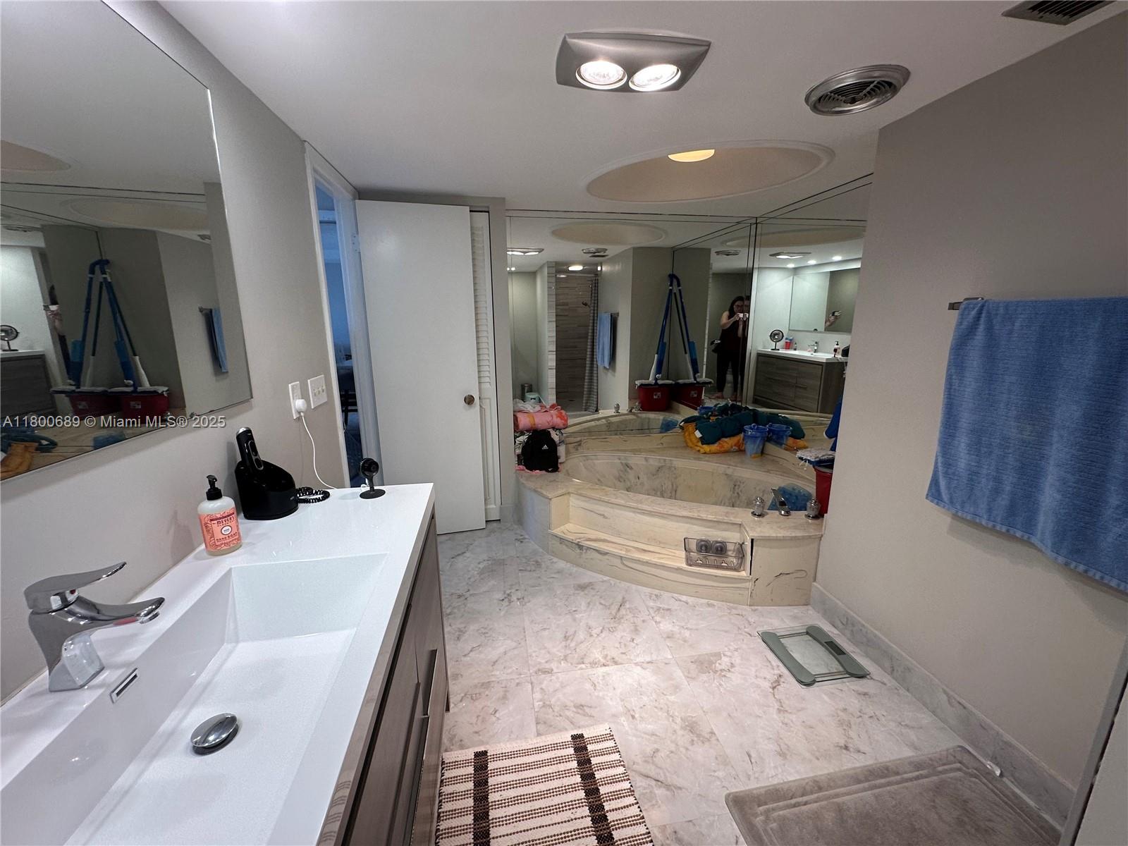 1865 S Ocean Dr 17c Property Photo 22