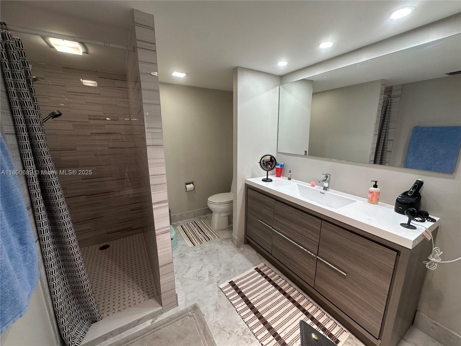 1865 S Ocean Dr 17c Property Photo 23