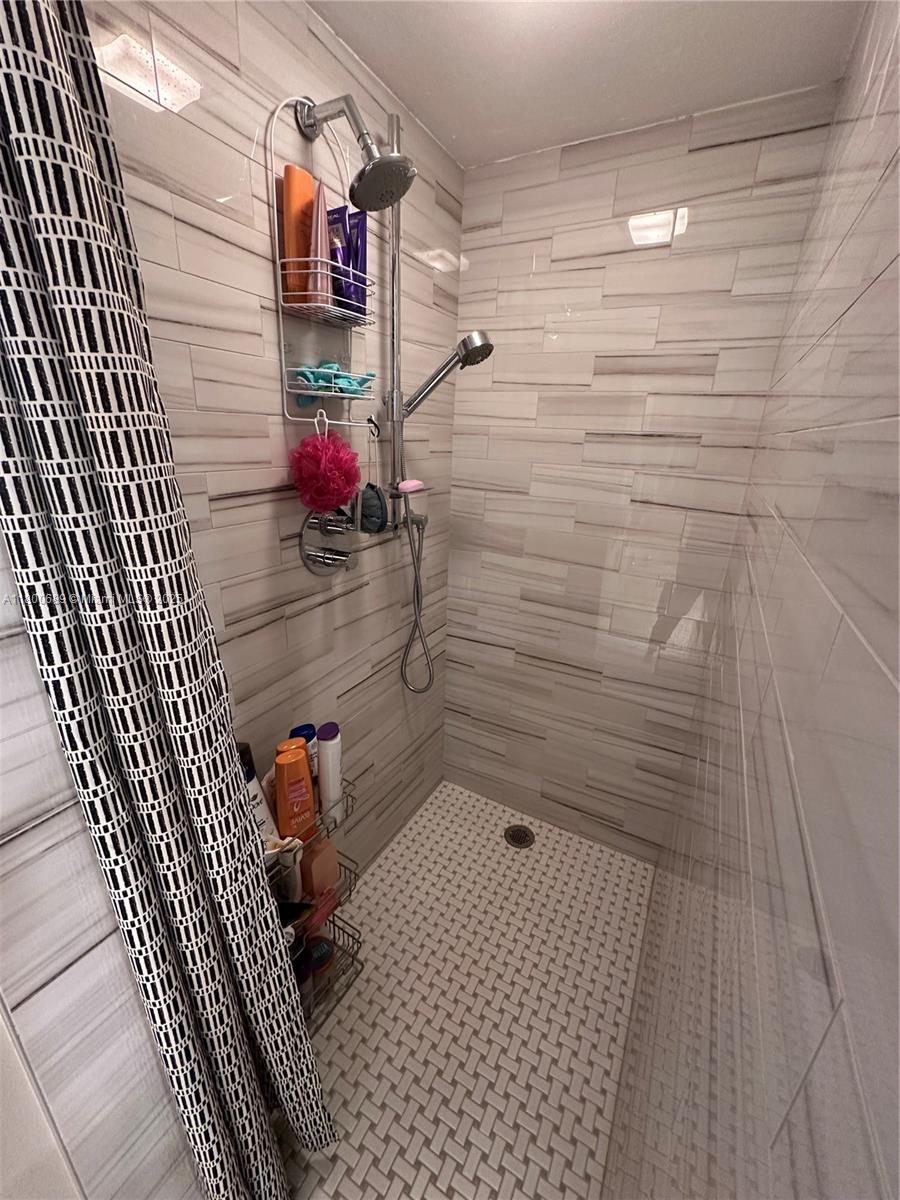 1865 S Ocean Dr 17c Property Photo 25