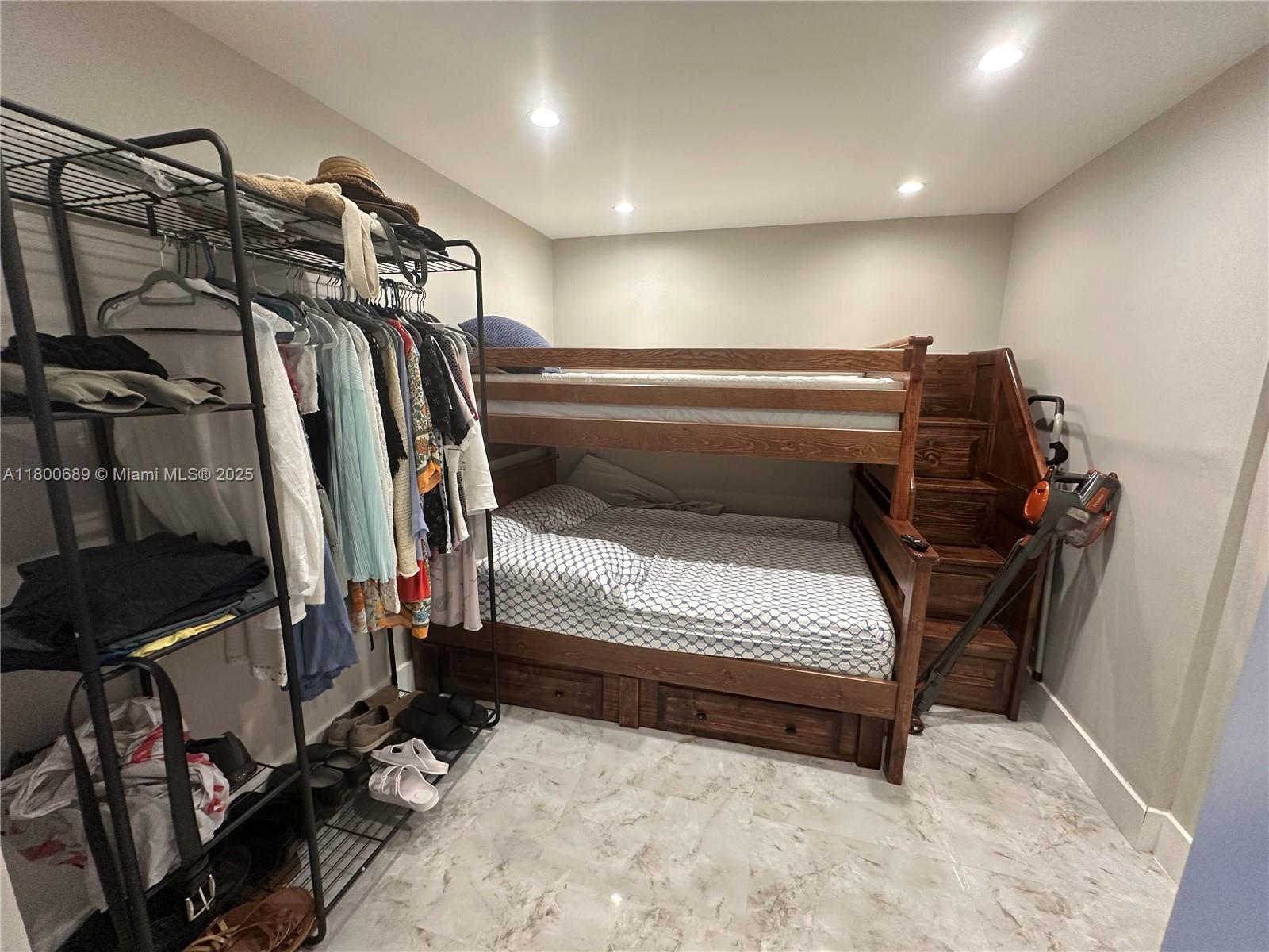 1865 S Ocean Dr 17c Property Photo 27
