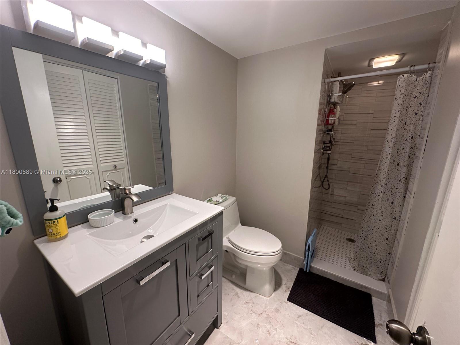 1865 S Ocean Dr 17c Property Photo 28