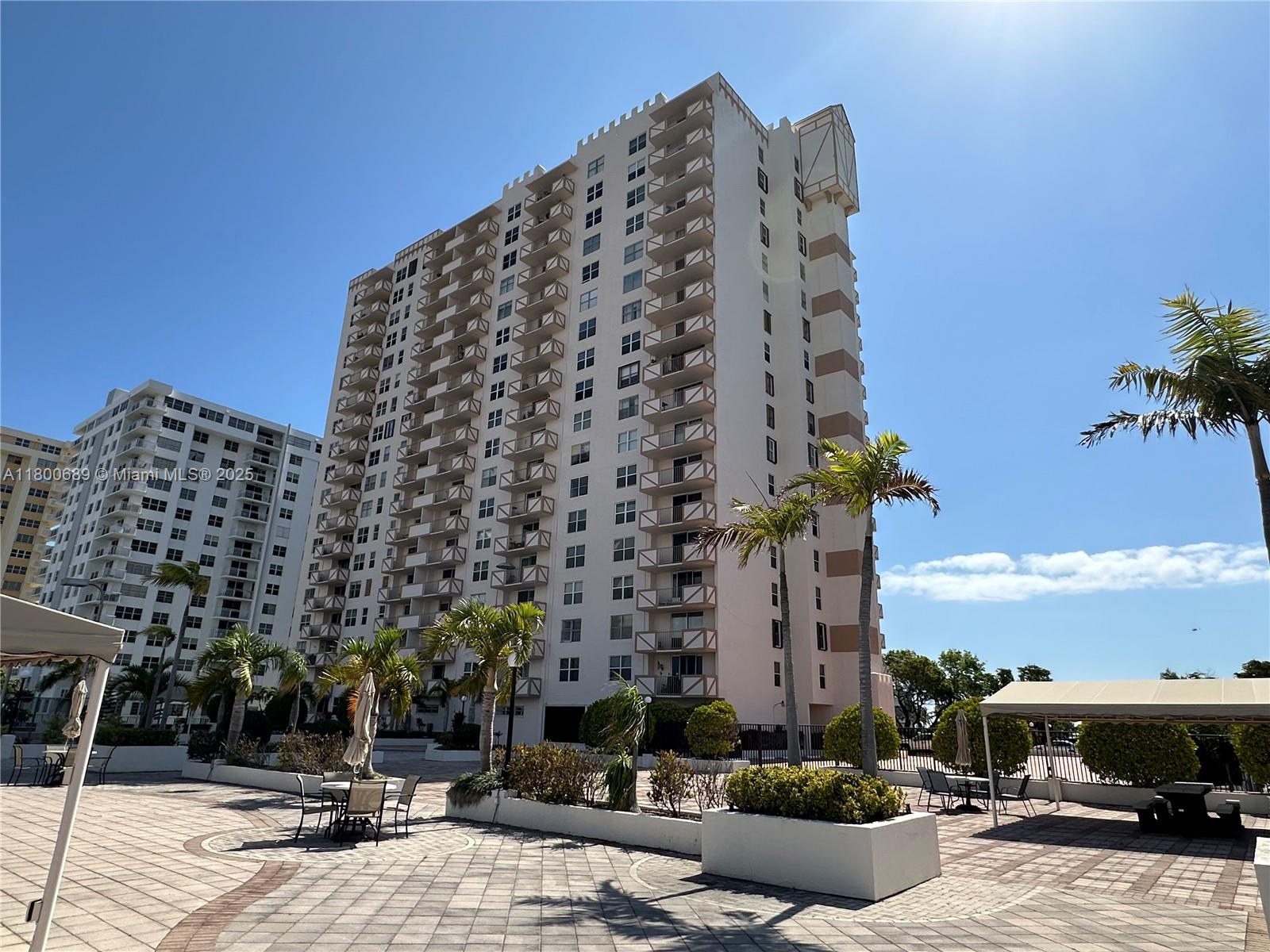 1865 S Ocean Dr 17c Property Photo 31