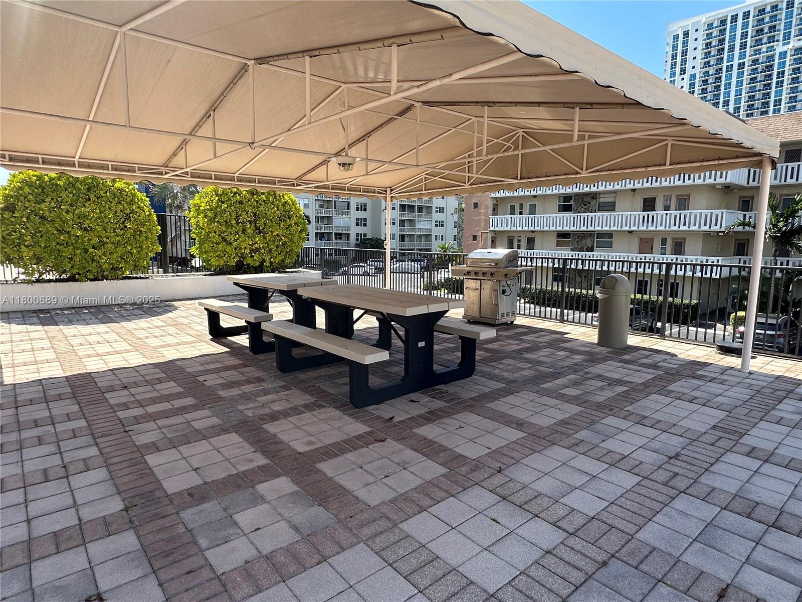 1865 S Ocean Dr 17c Property Photo 42