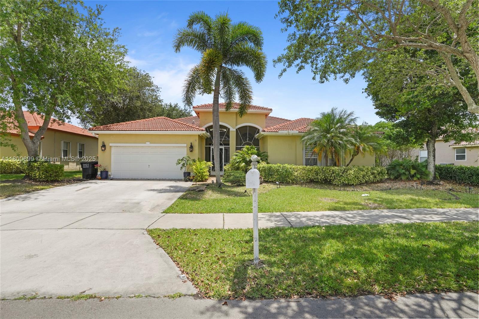 2905 Fairways Dr Property Photo 2
