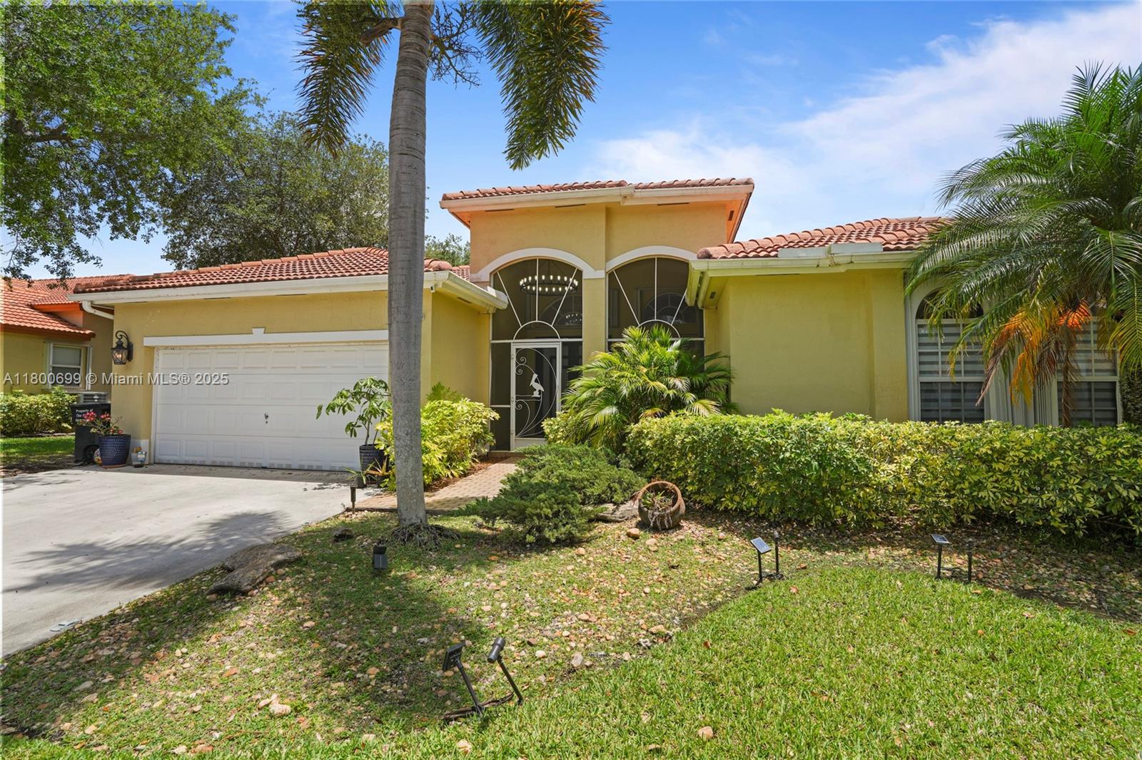 2905 Fairways Dr Property Photo 3