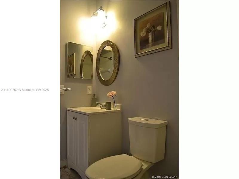 2402 Ne 41st Pl 2402 Property Photo 12
