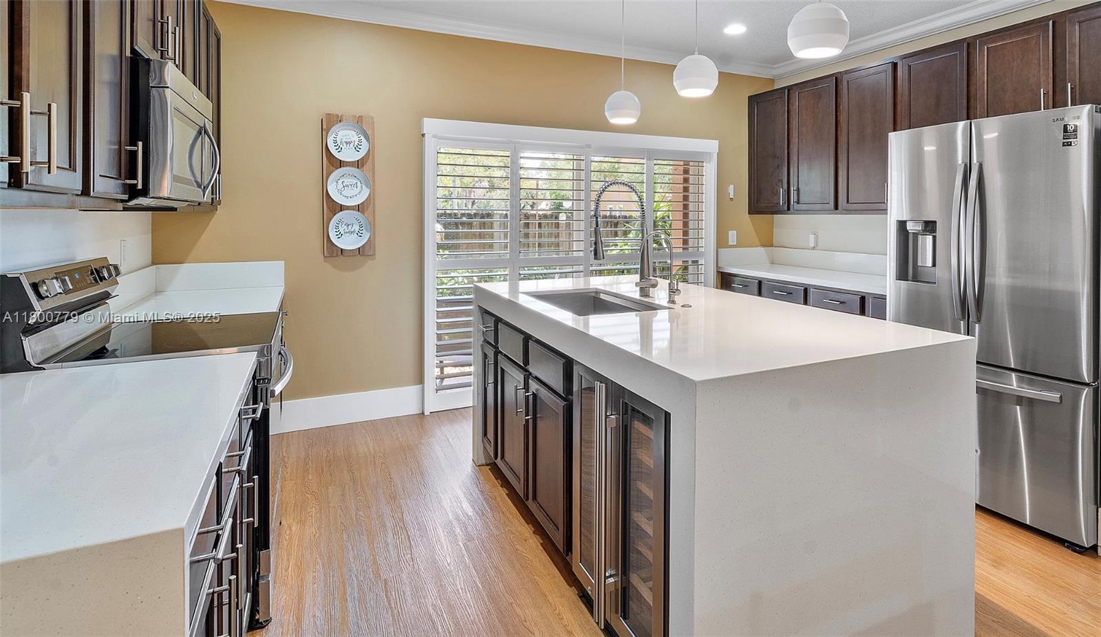 6004 Woodlands Blvd Property Photo 1