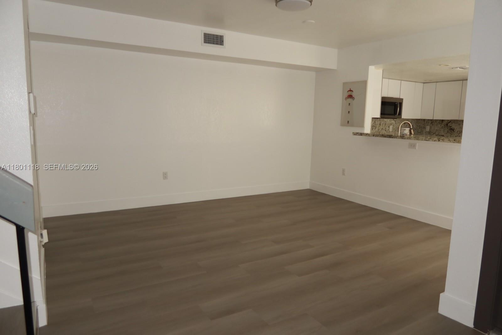 8098 Nw 99th Ter Property Photo 10