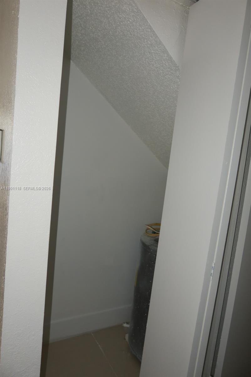 8098 Nw 99th Ter Property Photo 14