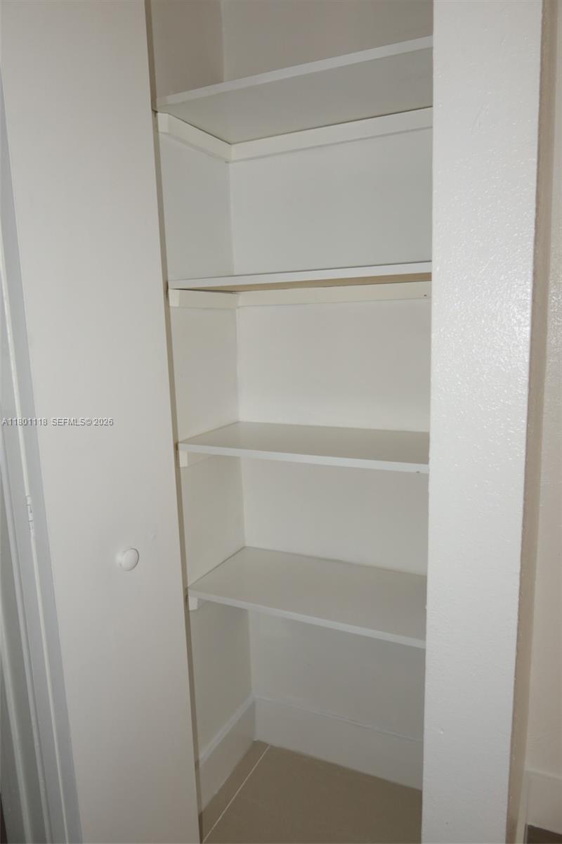 8098 Nw 99th Ter Property Photo 15