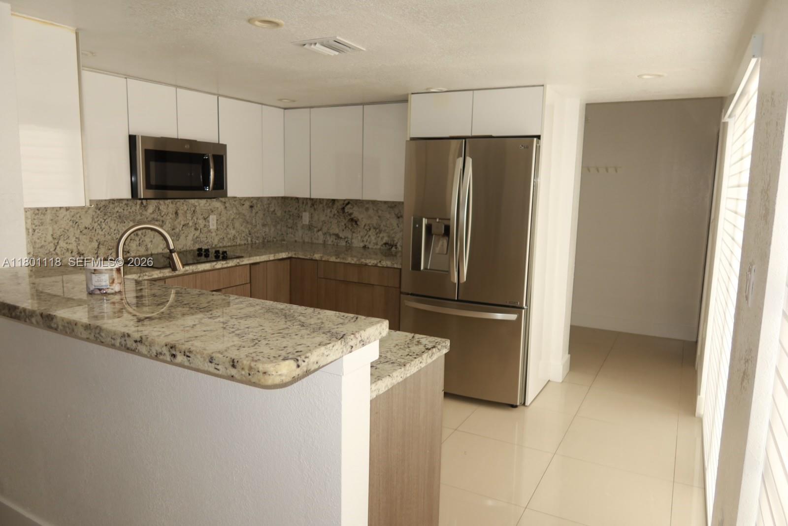 8098 Nw 99th Ter Property Photo 16