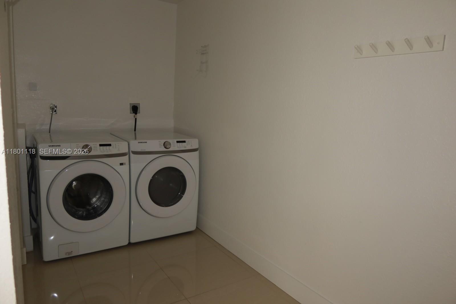 8098 Nw 99th Ter Property Photo 17