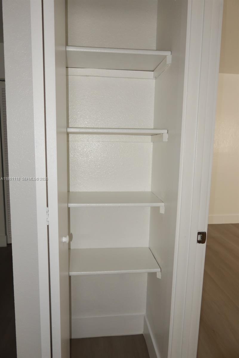 8098 Nw 99th Ter Property Photo 28