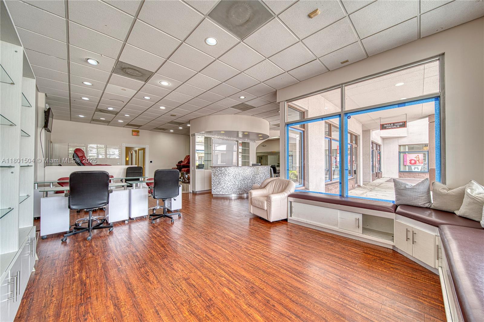 Spaces For Lease In Coral Springs Shopping Center Property Photo 2