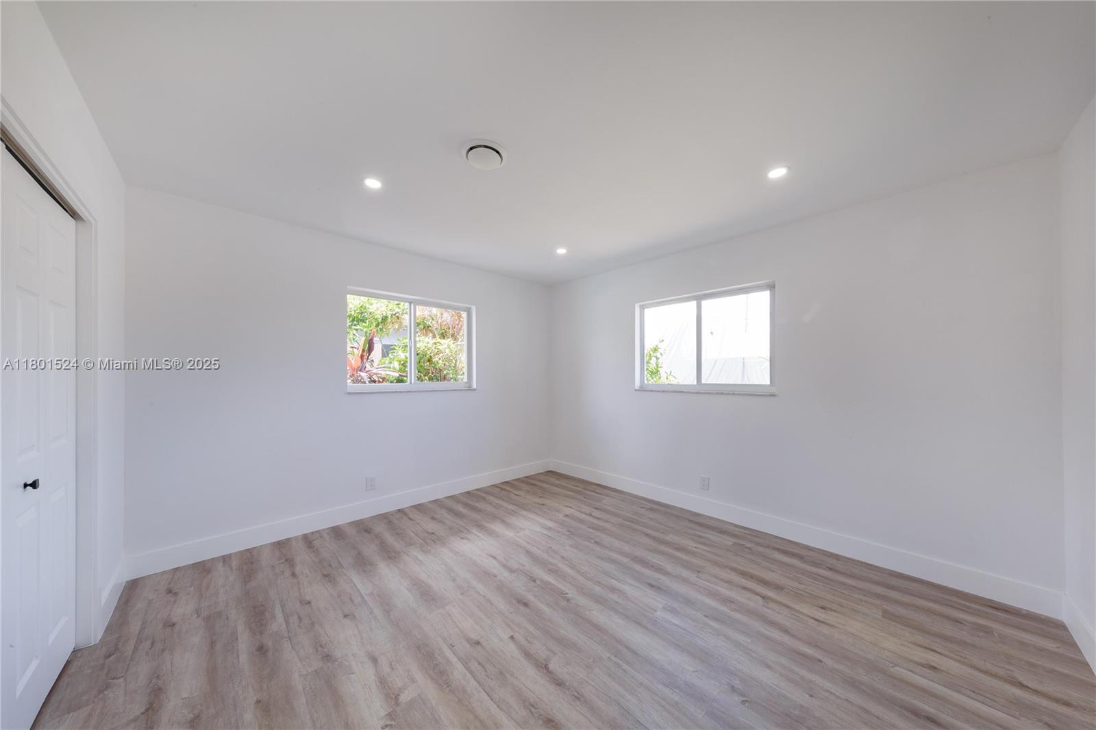 1830 Ne 65th Ct Property Photo 14