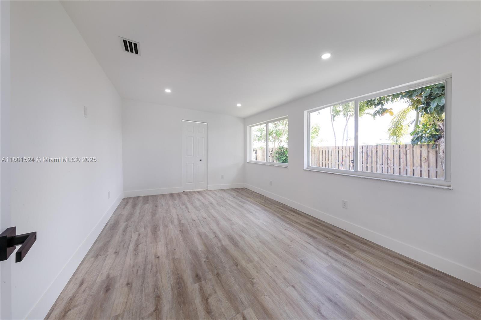 1830 Ne 65th Ct Property Photo 25