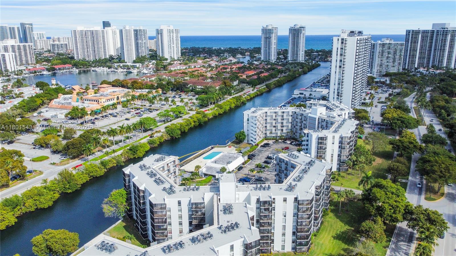 3401 N Country Club Dr Property Photo 1