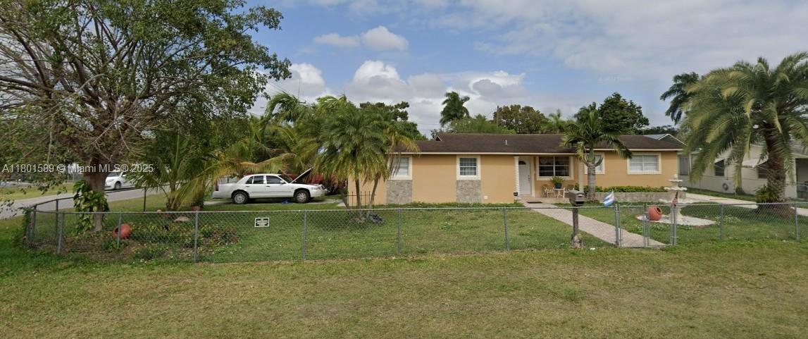 545 NW 10th Street Property Photo 1