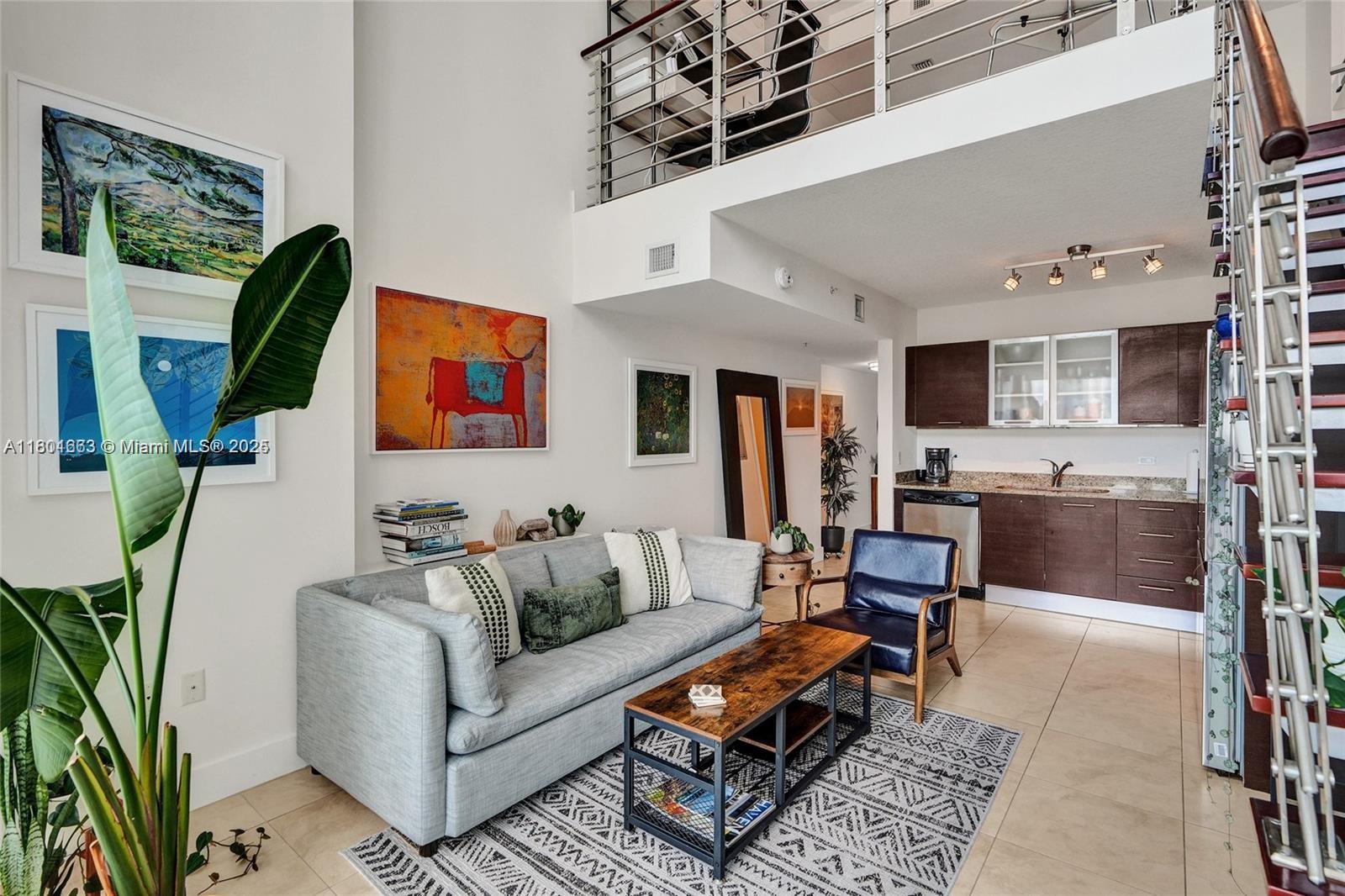 41 SE 5th St 1805 Property Photo 1