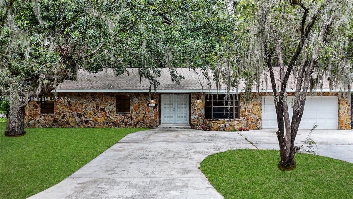 2141 Oak Breach Blvd Property Photo 1