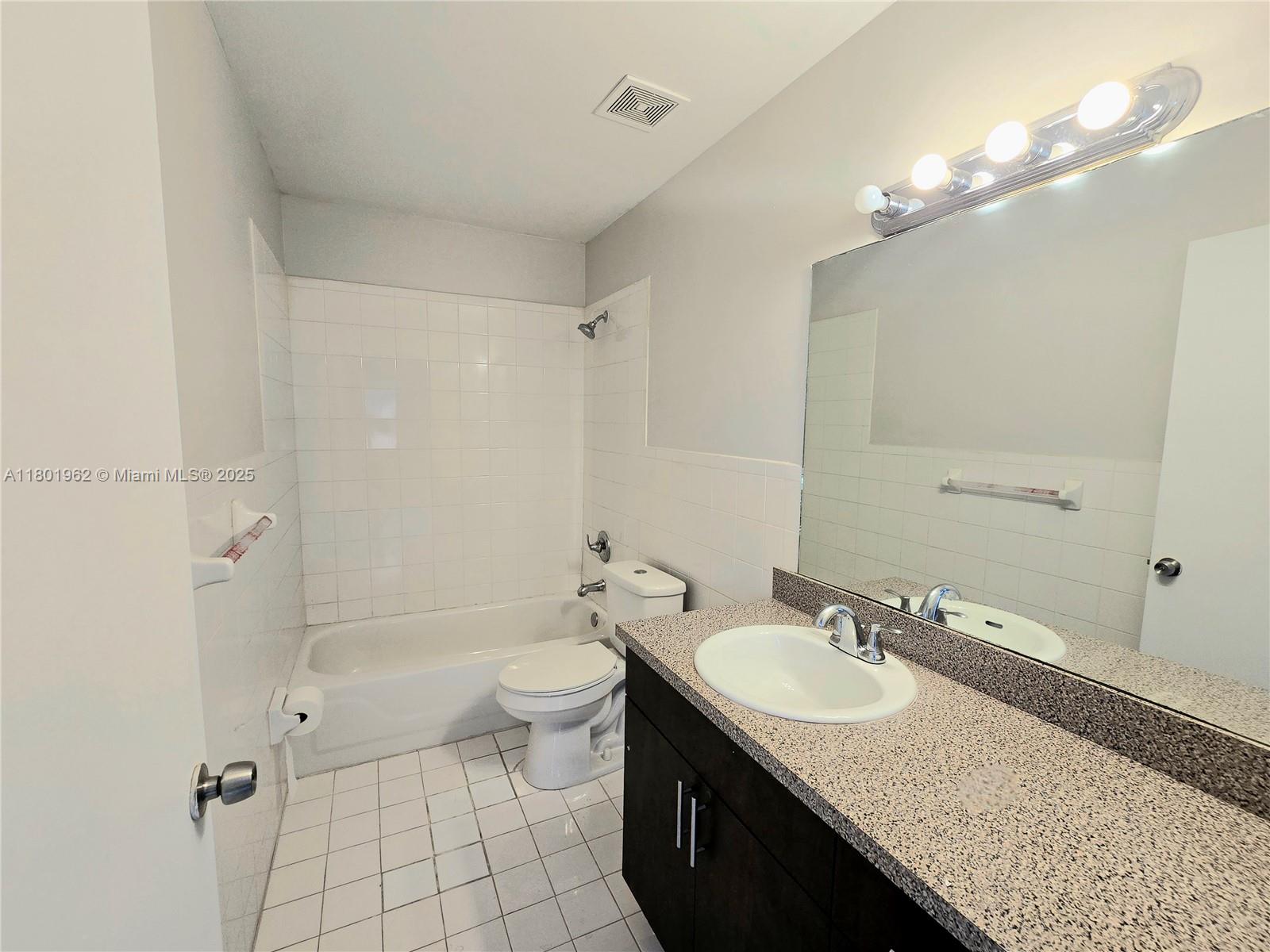712 Sw 6 St Property Photo 11
