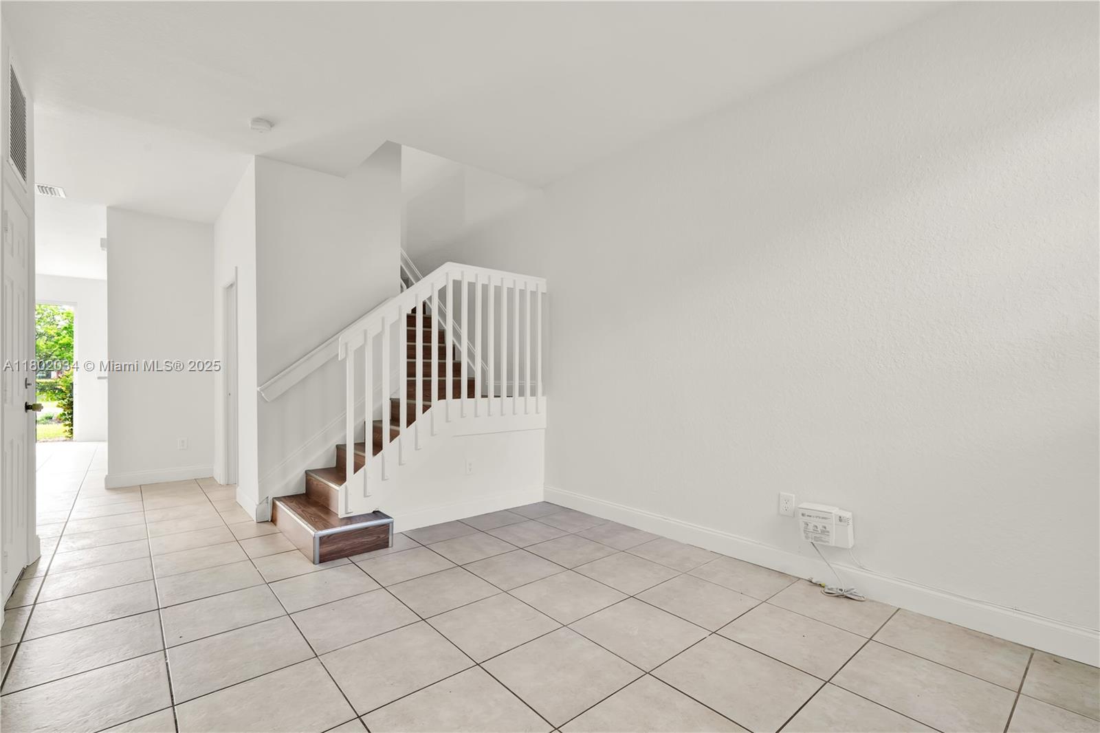 677 Ne 21st Ter Property Photo 2
