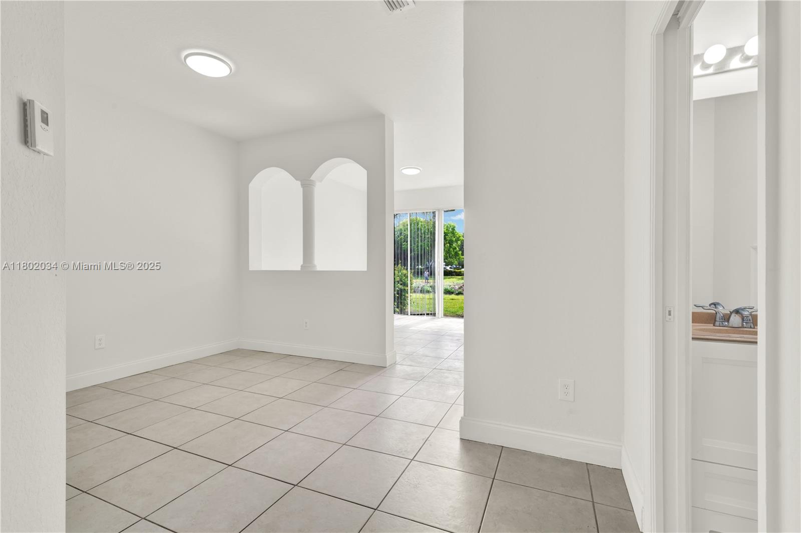 677 Ne 21st Ter Property Photo 3